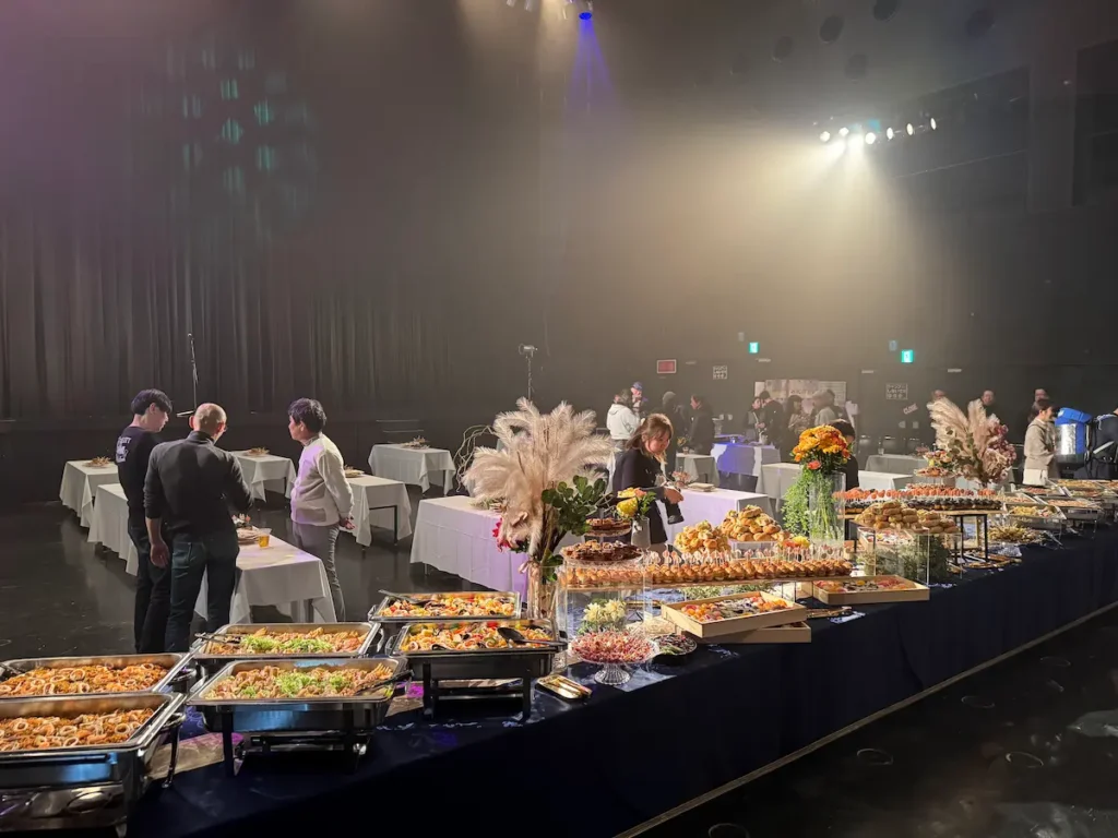 【400名・Zepp Namba】株式会社スズホーム様 20周年記念・忘年会ケータリング